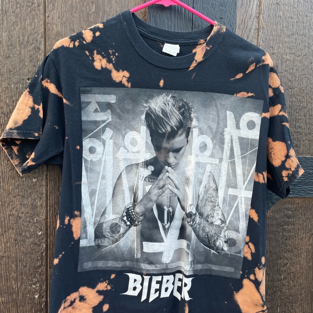 Sz Medium•Justin Bieber Purpose Tour Bleached Shirt